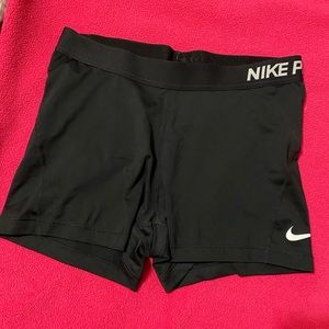 Black Nike Pros 4”